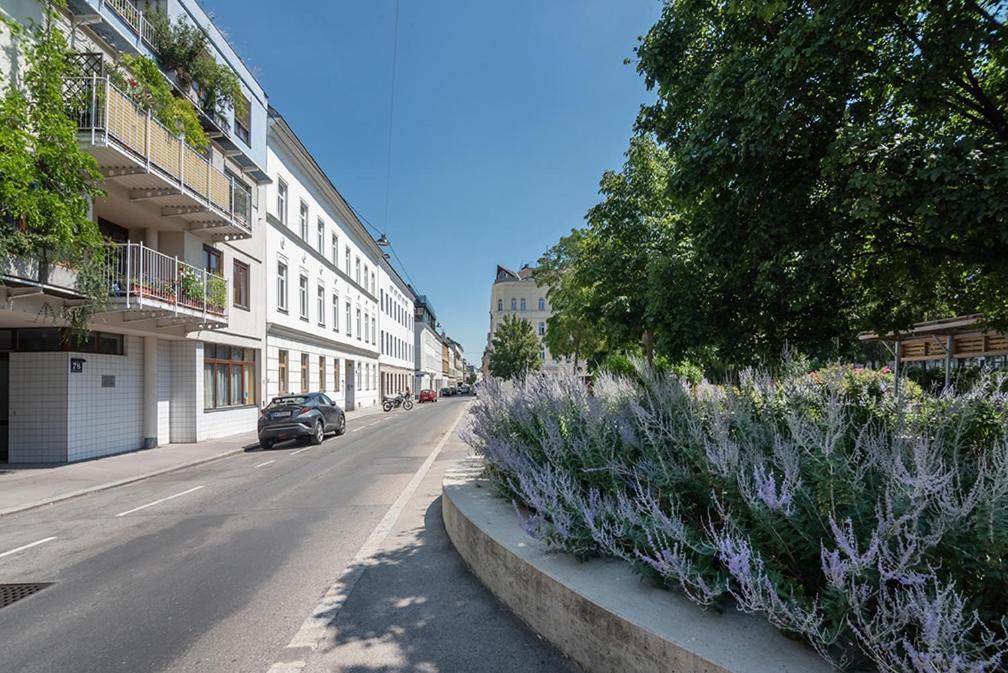 Colorful Apartment Facing Green Courtyard Wien Exteriör bild