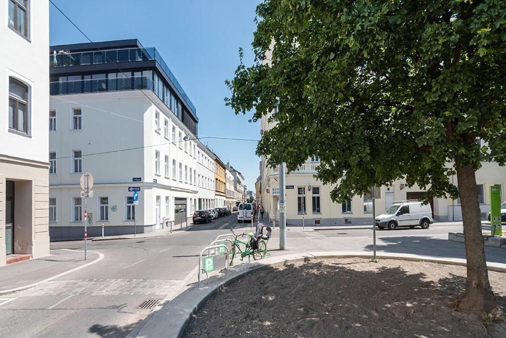 Colorful Apartment Facing Green Courtyard Wien Exteriör bild